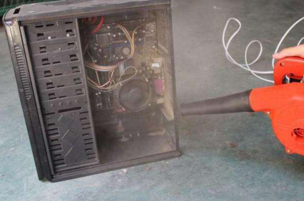 Win7電腦開(kāi)機(jī)就黑屏怎么辦？