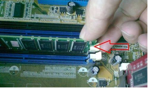 Win10專業(yè)版系統(tǒng)電腦黑屏怎么辦？