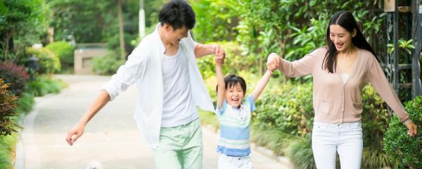 全家福發朋友圈配文字  全家福發朋友圈配什么文字合適