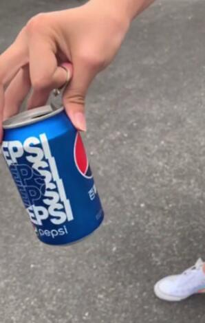 抖音單手開可樂怎么拍攝？拍攝具體步驟分享