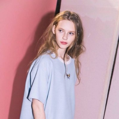 2019最新可甜可鹽的歐美氣質小姐姐微信頭像大全分享