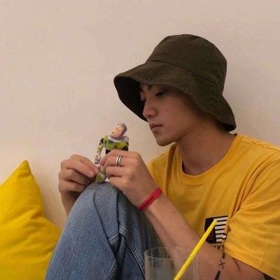 2019時尚超酷男生微信有哪些?新時尚超酷男生微信頭像大全