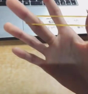 抖音橡皮筋在手上轉圈怎么操作的？抖音橡皮筋在手上轉圈攻略介紹！