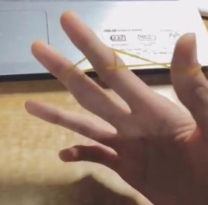 抖音橡皮筋在手上轉圈怎么操作的？抖音橡皮筋在手上轉圈攻略介紹！