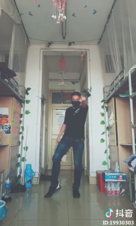 俄舞魯小賤原創(chuàng)抖音什么歌 抖音魯小賤那個是什么歌