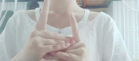 抖音愛(ài)的就是你怎么玩 抖音愛(ài)的就是你手指舞教程