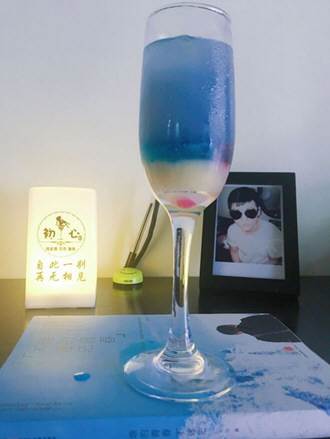 抖音敬自己六瓶酒圖片 敬六杯酒圖片分享