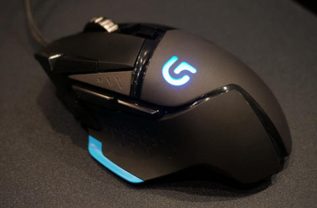 win10筆記本鼠標(biāo)右鍵在桌面上無響應(yīng)