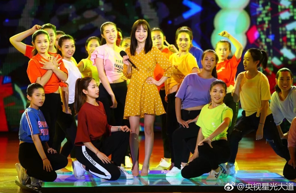 抖音莉哥上央視綜藝節目_抖音一姐人氣爆棚