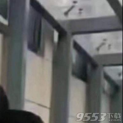 抖音奧特曼穿貂戴墨鏡九宮格怎么制作 奧特曼穿貂戴墨鏡九宮格制作方法