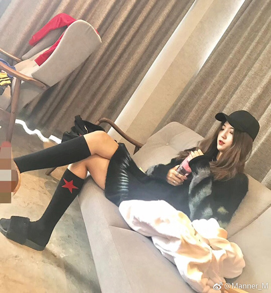 抖音又一位因?yàn)闊煒屔ざt的小姐姐“M哥”