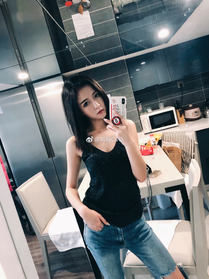 抖音最近很火的“煙槍”嗓音另類唱腔莉哥是誰