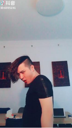 抖音萬物生吹頭發(fā)的小哥哥到底是誰？吹頭發(fā)的小哥哥介紹