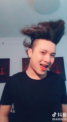 抖音萬物生吹頭發(fā)的小哥哥到底是誰？吹頭發(fā)的小哥哥介紹