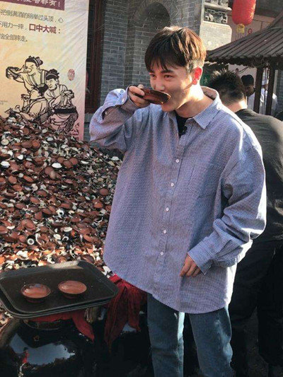 抖音孫堅西安排隊摔碗在哪_抖音西安摔碗歌曲試聽分享