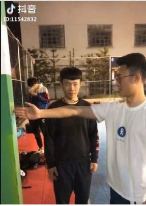 抖音上手變短是怎么拍的？手變短拍攝原理解析