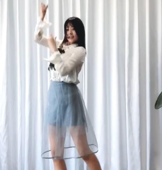 抖音化妝騎摩托摘星星歌曲叫什么_歌詞分享