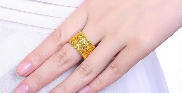 抖音上可以伸縮的戒指在哪買_抖音伸縮戒指手鐲多少錢