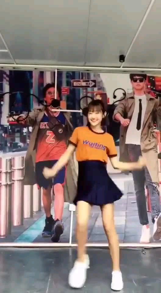 抖音代古拉k甩臀舞動態(tài)壁紙?jiān)O(shè)置方法【多圖】