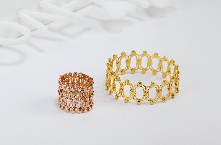 抖音上拉開是手鏈縮小是戒指的叫什么?是什么牌子?