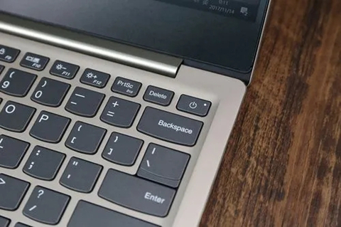 win7卡在配置windows已完成100%請勿關閉計算機