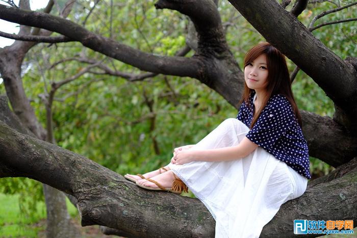 PS給大樹上美女增加秋季晨曦效果